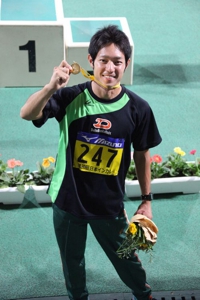 2011-8インカレ幅跳び優勝の辻選手.jpg